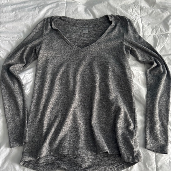 American Eagle Gray Long Sleeve Soft Knit Tee Top - Size XSmall - Picture 9 of 11